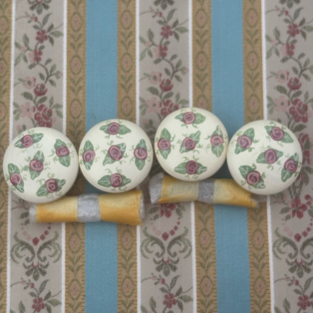 Set of 4 Handpainted Wooden Knobs with Hardware Vintage
